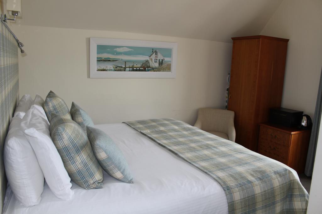 Old Manor Hotel Lundin Links Екстер'єр фото