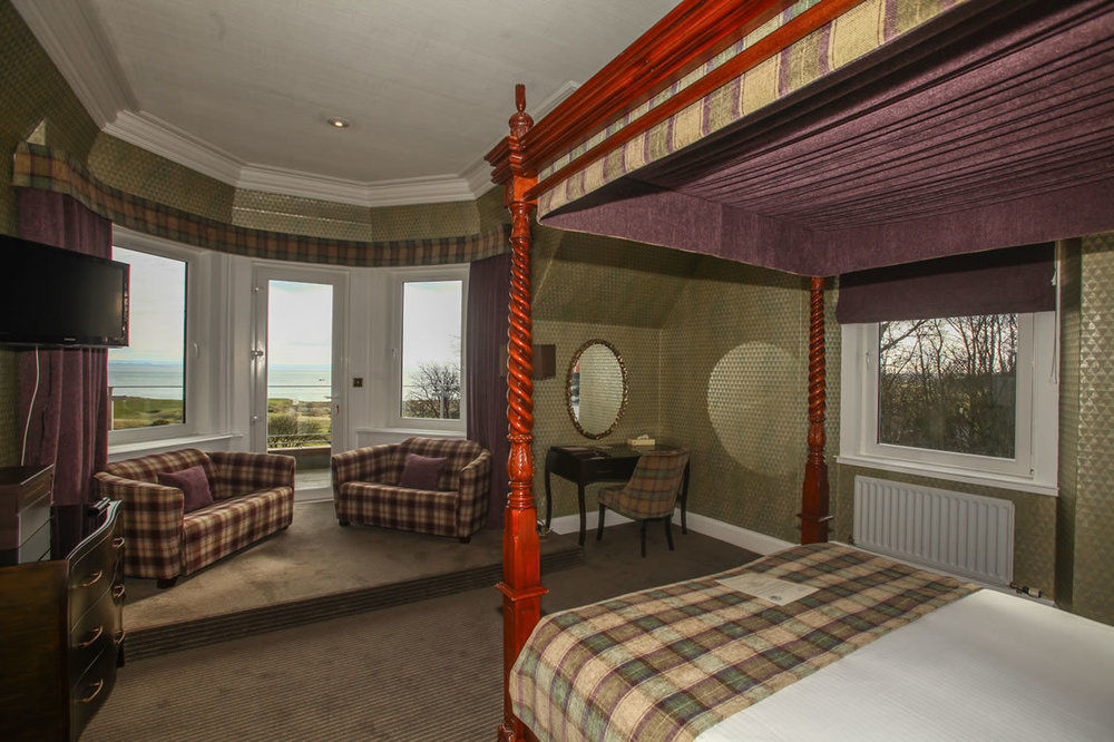 Old Manor Hotel Lundin Links Екстер'єр фото